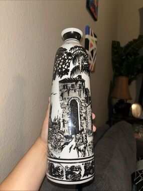 Black and White Decorative Ceramic Vase with Scenic Print